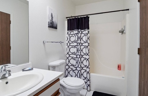 Palo Verde House | 1109-1 Camilla · Ample & Cozy Accommodation with Indoor Fireplace