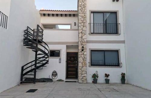 Cerritos House | 130 m² House ∙ 4 bedrooms ∙ 10 guests