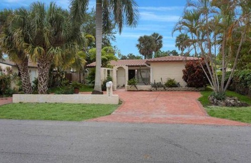 Edgewood House | 155 m² House ∙ 3 bedrooms ∙ 6 guests