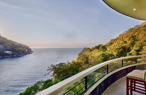 Boca de Tomatlan Villa | 1858 m² Villa ∙ 8 bedrooms ∙ 25 guests