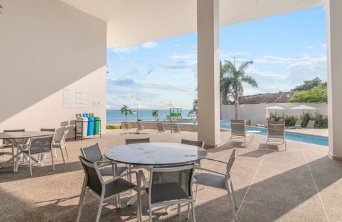 La Cruz de Huanacaxtle House | 1BR Oceanfront · Balcony + 2 Ocean View Pools