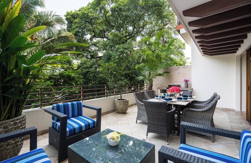 Romantic Zone Condo | 2 bed 2 bath 2 level LOFT TOWNHOME · RTH2