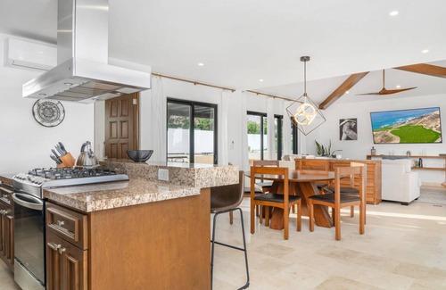 Sunset Beach House | 216 m² House ∙ 3 bedrooms ∙ 8 guests