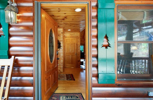 Necowa Cove Cabin | 234 m² Cabin ∙ 4 bedrooms ∙ 8 guests