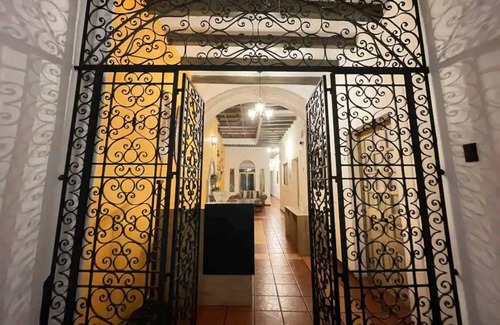 Historic Centre Resort | 237 m² Private room ∙ 1 bedroom ∙ 4 guests