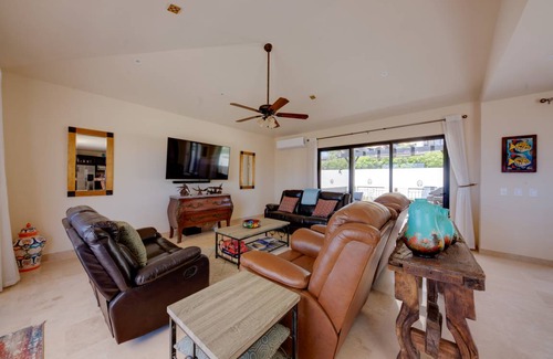 Pedregal House | 241 m² House ∙ 3 bedrooms ∙ 6 guests