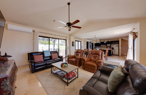 Pedregal House | 241 m² House ∙ 3 bedrooms ∙ 6 guests