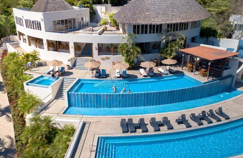 La Cruz de Huanacaxtle Resort | 248 m² Resort ∙ 2 bedrooms ∙ 127 guests