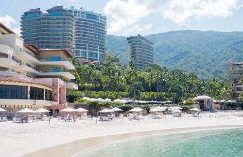 Puerto Vallarta Resort | 265 m² Resort ∙ 127 guests