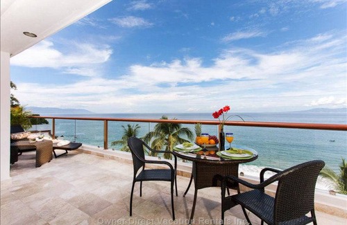 Amapas Hotel | 3 Bedroom/4 Bathroom Condo on Los Muertos Beach