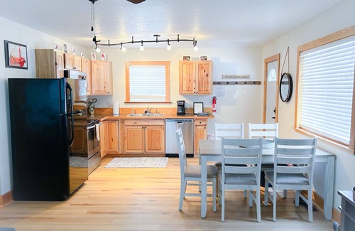 Boyne City House | 3 blocks to the lake & close to downtown, high speed Internet, sleeps 6!