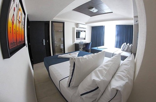 Colonia 5 de Diciembre Hotel | 3-Star Hotel ∙ Portonovo Plaza Malecon Puerto Vallarta