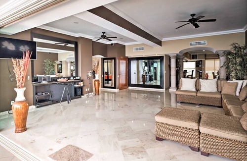 South Hotel Zone Apartment | 327 m² Apartment ∙ 3 bedrooms ∙ 8 guests