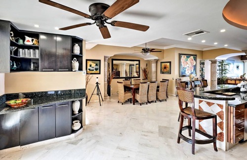 South Hotel Zone Apartment | 327 m² Apartment ∙ 3 bedrooms ∙ 8 guests