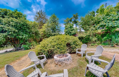 Candler House | 391 m² House ∙ 6 bedrooms ∙ 16 guests
