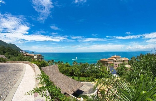 South Shore Hotel Area Villa | 3BR Luxe Oceanfront Villa on Beach, Puerto Vallarta