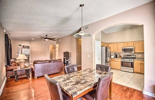 Tucson House | 4 Bedroom House! W/Yard/Garage/Washer/Dryer & Near UA!
