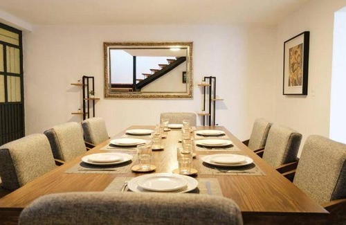 Zapopan Apartment | 400 m² Apartment ∙ 5 bedrooms ∙ 14 guests