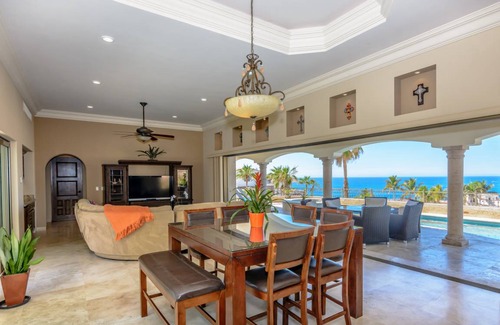 Cabo Bello House | 464 m² House ∙ 3 bedrooms ∙ 8 guests