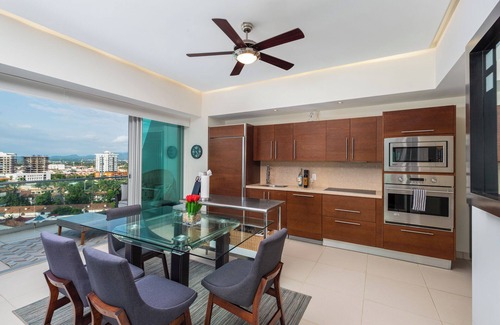 North Hotel Zone Condo | 5 * Beautiful Icon Vallarta Ocean Marina Views - You Will LOVE IT !