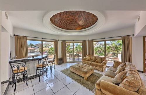 Pedregal House | 510 m² House ∙ 5 bedrooms ∙ 10 guests
