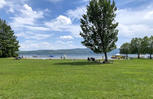 North Lake George Apartment | 55 m² Apartment ∙ 1 bedroom ∙ 4 guests