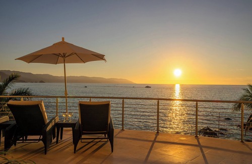 South Shore Hotel Area House | 6 to 12 suites, fully staffed. Saltwater pool.