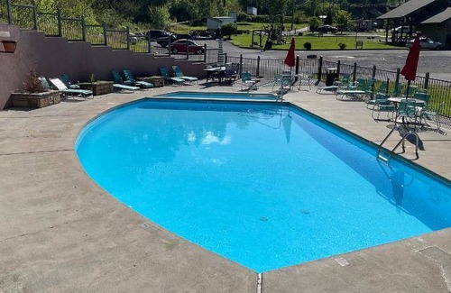 Gatlinburg Hotel | 93 m² Hotel ∙ 3 bedrooms ∙ 10 guests