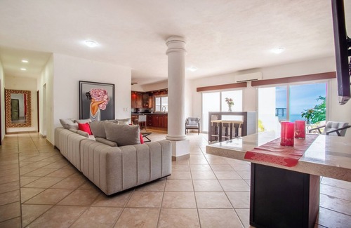 Downtown Puerto Vallarta Condo | Amazing Casa de Caras 5