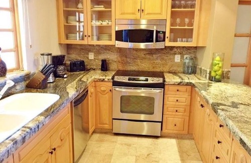 Los Cabos Villa | Amazing location-within 4 Villas from the Ocean-Overlooking Pool Area & Beach