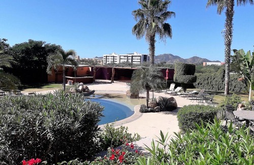 El Tezal Apartment | AMAZING NEW! BIG STUDIO WIFI, POOL, PET FRIENDLY 2 BLOCKS TO THE SWIMMABLE BEACH IN CABO