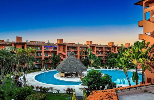 Marina Vallarta Condo | AMAZING Panoramic Marina view. Walk to shops, restaurants, bars