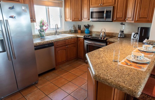 Zona Hotelera Condo | Beach Front Mañanitas 2 Bedroom Condo w/Spectacular Views! Free WiFi & Netflix!
