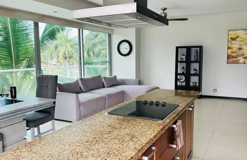 North Hotel Zone Apartment | Beach front Peninsula!n