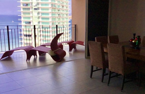 North Hotel Zone Apartment | Beachfront Apartment Grand Venetian 2
