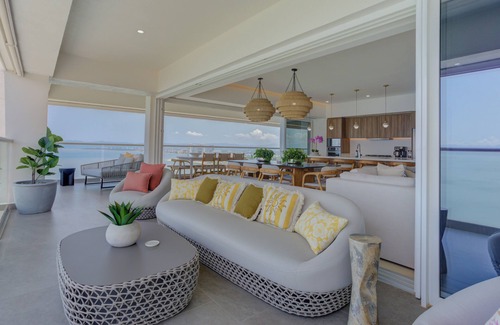 Las Glorias Apartment | Beachfront Luxury 4BR | Pools, Gym & Ocean Views