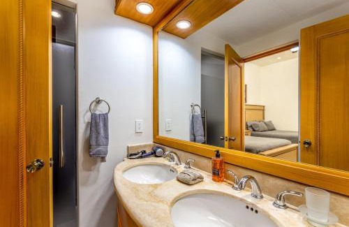 Cabo Bello Apartment | Beachfront luxury Condo w Pool