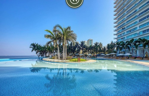 Fluvial Vallarta Apartment | Beachview Luxury 3 BR Condo - Pools - Beach