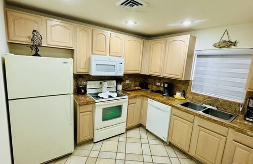 Sandy Beach Condo | Beautiful 1½ Bedroom Condo on the Sea of Cortez at Las Palmas Resort BN-204