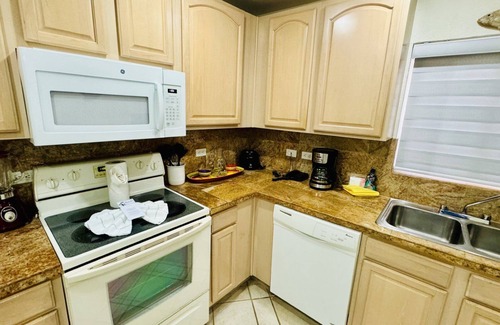Sandy Beach Condo | Beautiful 1½ Bedroom Condo on the Sea of Cortez at Las Palmas Resort BN-204