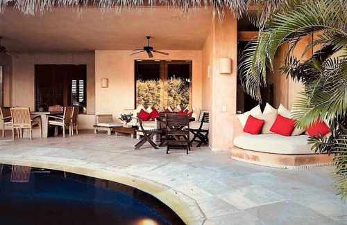 Zihuatanejo Apartment | Beautiful apartment facing the sea