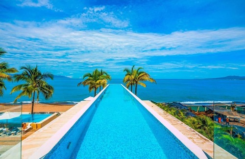 Las Glorias Apartment | BEAUTIFUL BEACHFRONT CONDO AT HARBOR 171