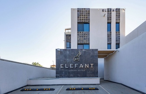 El Medano Ejidal Apartment | Beautiful Condo Near Beach with FAST WiFi and AC in DownTown Cabo San Lucas