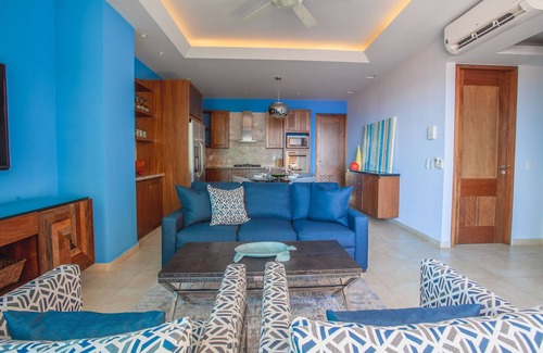 Amapas Condo | Beautiful View 1 bedroom condo 1/2 block from the beach! 1BD Condo for rent in A