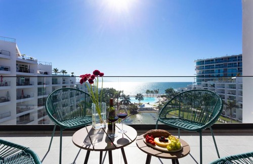 Flamingos House | Blue view beauty! Beachfront condo with large private terrace