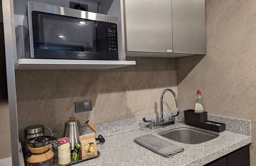 Hipodromo Condesa Apartment | Boutique Condo on Private Street in Condesa | King Bed w/Fast Wifi