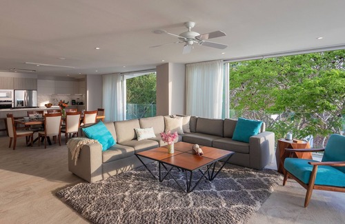 Romantic Zone Condo | Brand new luxury condo with breathtaking views, superior location and amenities