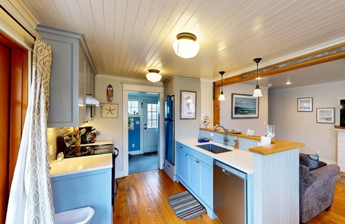 Rockaway Beach House | Bright & Airy Cottage Right in Town - Across Street from the Beach