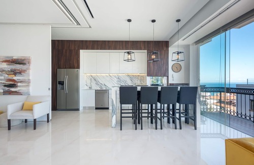 Amapas Condo | Bright Pier57 Corner Unit Ocean View Romantic Zone