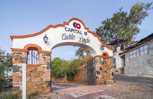 Taxco Hotel | Capital O Hotel Cielito Lindo
